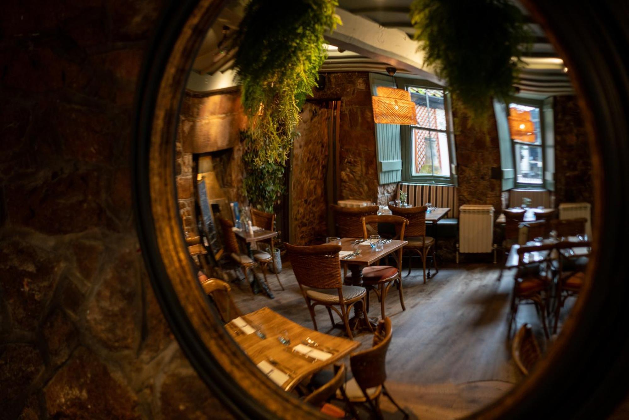 Old Court House Inn Ст. Обин Экстерьер фото